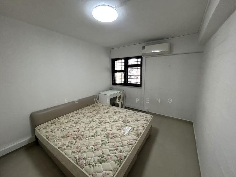 225 Lorong 8 Toa Payoh, 225 Lorong 8 Toa Payoh, Balestier / Toa Payoh, Room Rental, 200 sqft, HDB Flat For Rent, by Lee Wee Peng, 500255452 - Bedroom - PropertyGuru.com.sg