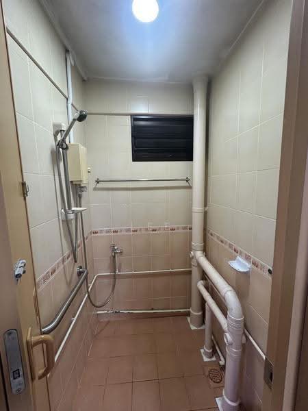225 Lorong 8 Toa Payoh, 225 Lorong 8 Toa Payoh, Balestier / Toa Payoh, Room Rental, 200 sqft, HDB Flat For Rent, by Lee Wee Peng, 500255452 - PropertyGuru.com.sg