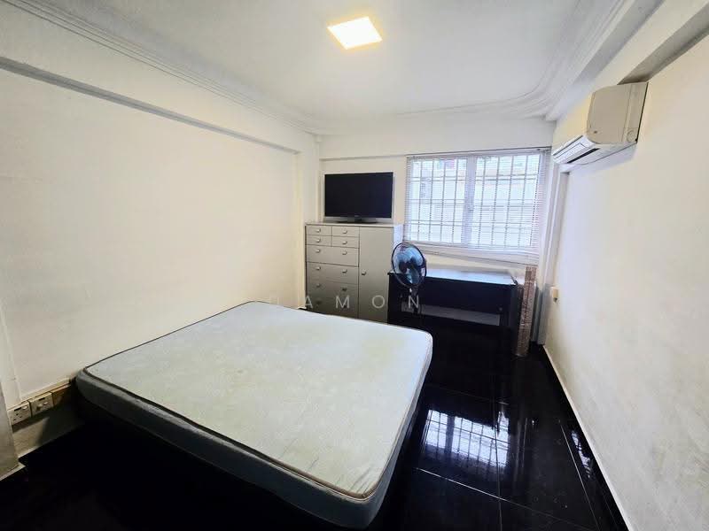 824 Woodlands Street 81, 824 Woodlands Street 81, Admiralty / Woodlands, 2 Bedrooms, 904 sqft, HDB Flat For Rent, by Damon Koh, 500255454 - Bedroom - PropertyGuru.com.sg