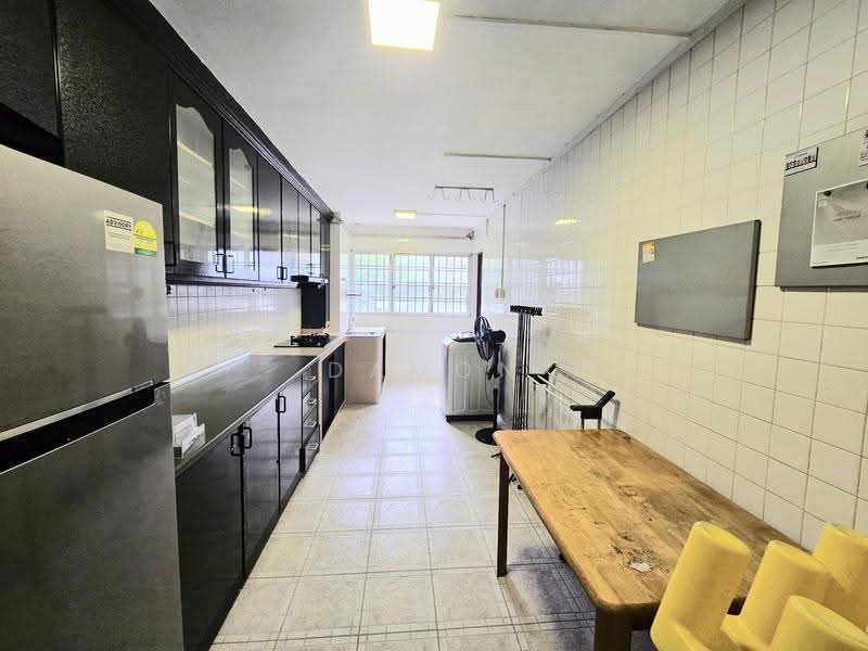 824 Woodlands Street 81, 824 Woodlands Street 81, Admiralty / Woodlands, 2 Bedrooms, 904 sqft, HDB Flat For Rent, by Damon Koh, 500255454 - Kitchen - PropertyGuru.com.sg