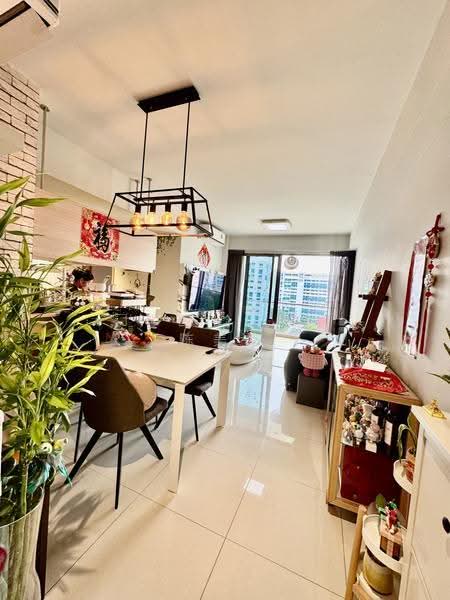 Parc Vera, 10 Hougang Street 32, Hougang / Punggol / Sengkang, 2 Bedrooms, 786 sqft, Condominium For Sale, by Joey Tan 陈美诗, 500255471 - Living Room - PropertyGuru.com.sg