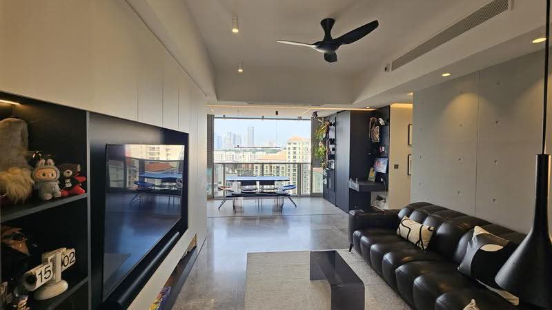 The Iveria, 2 Kim Yam Road, Orchard / River Valley, 3 Bedrooms, 947 sqft, Condominium For Sale, by Sam Chin, 500255486 - Living Room - PropertyGuru.com.sg
