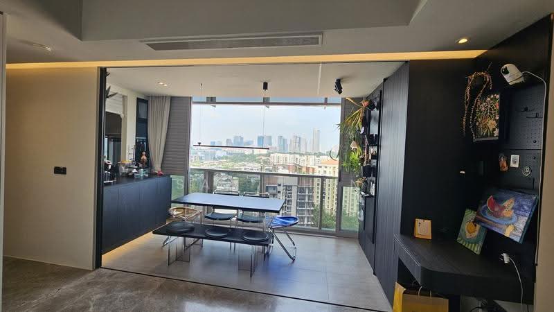 The Iveria, 2 Kim Yam Road, Orchard / River Valley, 3 Bedrooms, 947 sqft, Condominium For Sale, by Sam Chin, 500255486 - Dining Room - PropertyGuru.com.sg