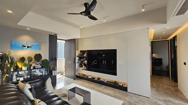 The Iveria, 2 Kim Yam Road, Orchard / River Valley, 3 Bedrooms, 947 sqft, Condominium For Sale, by Sam Chin, 500255486 - Living Room - PropertyGuru.com.sg