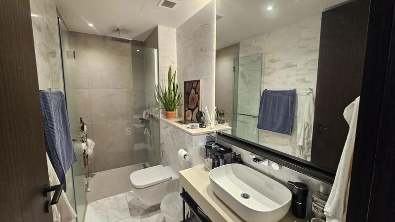 The Iveria, 2 Kim Yam Road, Orchard / River Valley, 3 Bedrooms, 947 sqft, Condominium For Sale, by Sam Chin, 500255486 - Bathroom - PropertyGuru.com.sg