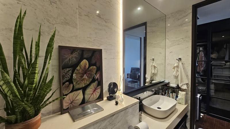 The Iveria, 2 Kim Yam Road, Orchard / River Valley, 3 Bedrooms, 947 sqft, Condominium For Sale, by Sam Chin, 500255486 - Bathroom - PropertyGuru.com.sg
