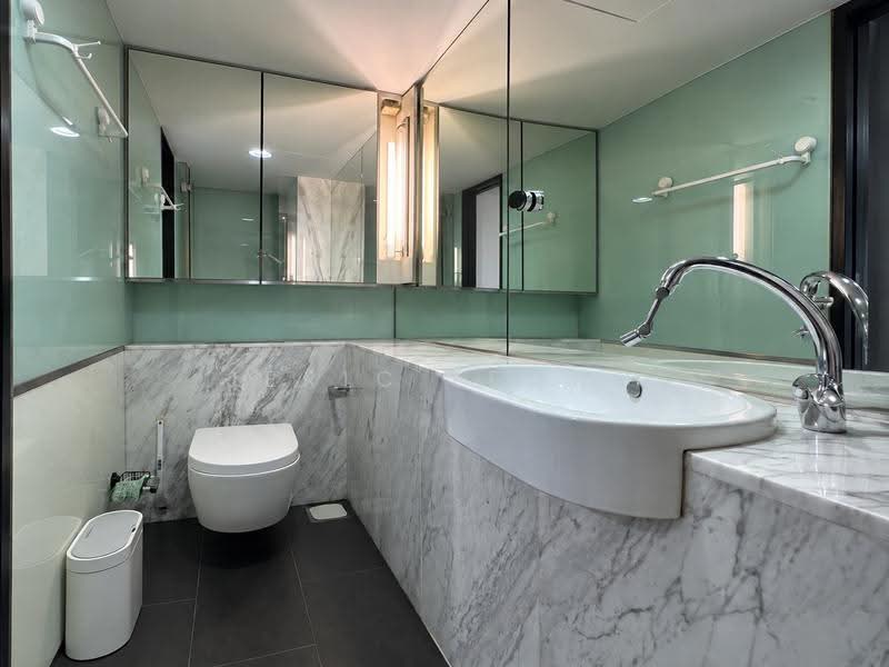 Nomu, 20 Handy Road, Orchard / River Valley, 2 Bedrooms, 656 sqft, Apartment For Sale, by Jeric Leong, 500255493 - Bathroom - PropertyGuru.com.sg