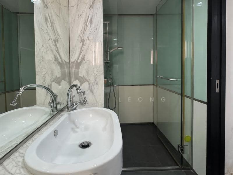 Nomu, 20 Handy Road, Orchard / River Valley, 2 Bedrooms, 656 sqft, Apartment For Sale, by Jeric Leong, 500255493 - Bathroom - PropertyGuru.com.sg