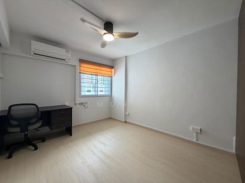 225 Lorong 8 Toa Payoh, 225 Lorong 8 Toa Payoh, Balestier / Toa Payoh, 2 Bedrooms, 818 sqft, HDB Flat For Rent, by Kelmond Ho, 500255497 - Bedroom - PropertyGuru.com.sg