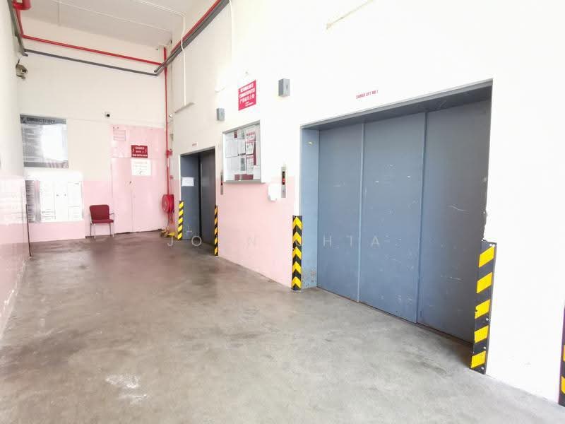 Kapo Factory Building, 80 Playfair Road, Macpherson / Potong Pasir, 1,500 sqft, Light Industrial (B1) For Rent, by John Chia, 500255547 - Corridor - CommercialGuru.com.sg