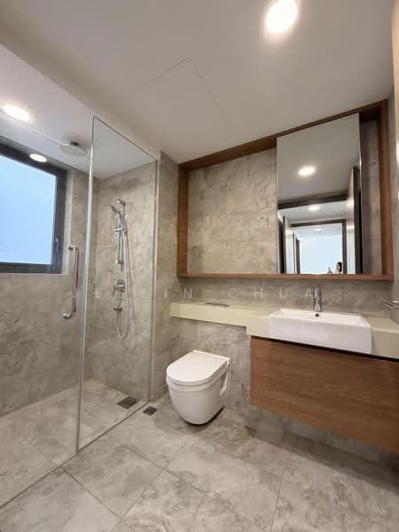 Affinity At Serangoon, Hougang / Punggol / Sengkang, 3 Bedrooms, 850 sqft, Condominium For Sale, by Jessin Chua, 500255576 - Bathroom - PropertyGuru.com.sg