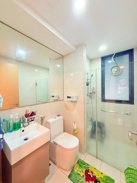 SkyPark Residences, Sembawang Drive, Sembawang / Yishun, 4 Bedrooms, 1,324 sqft, Condominium For Sale, by Jose Loh Zhenhao, 500255579 - Bathroom - PropertyGuru.com.sg