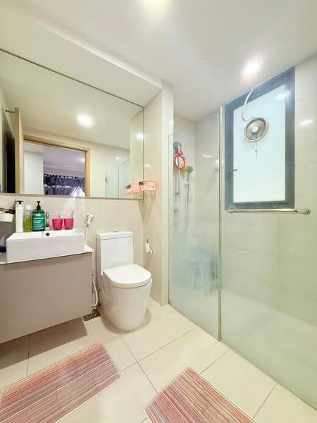 SkyPark Residences, Sembawang Drive, Sembawang / Yishun, 4 Bedrooms, 1,324 sqft, Condominium For Sale, by Jose Loh Zhenhao, 500255579 - Bathroom - PropertyGuru.com.sg