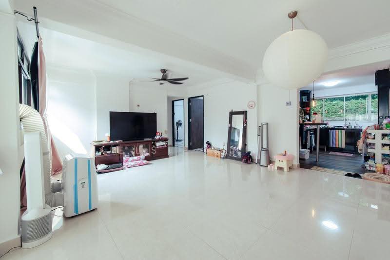 6 Farrer Road, 6 Farrer Road, Tanglin / Holland / Bukit Timah, 3 Bedrooms, 980 sqft, HDB Flat For Sale, by Elsie Ang, 500255584 - Living Room - PropertyGuru.com.sg