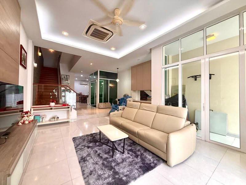Jalan Lanjut, Jalan Lanjut, Ang Mo Kio / Bishan / Thomson, 5 Bedrooms, 4,550 sqft, Terraced House For Sale, by Bernard Wu, 500255614 - Living Room - PropertyGuru.com.sg