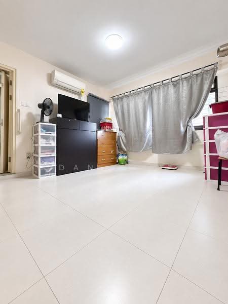 276C Jurong West Street 25, 276C Jurong West Street 25, Boon Lay / Jurong / Tuas, 3 Bedrooms, 969 sqft, HDB Flat For Sale, by Dan Soon, 500255626 - Living Room - PropertyGuru.com.sg