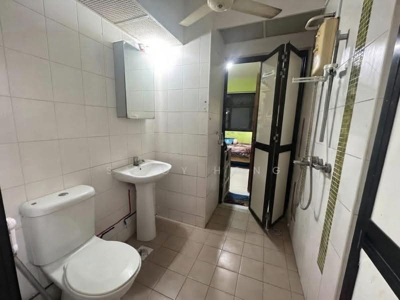 180B Boon Lay Drive, 180B Boon Lay Drive, Boon Lay / Jurong / Tuas, 1 Bedroom, 505 sqft, HDB Flat For Sale, by Sandy Hong, 500255655 - Bathroom - PropertyGuru.com.sg