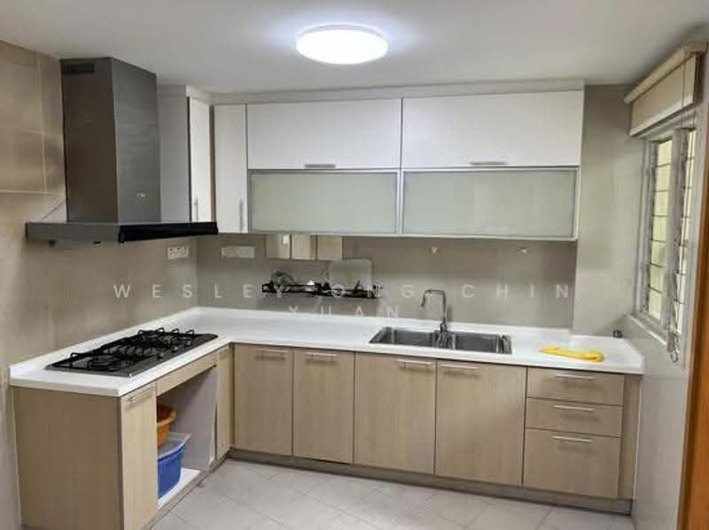 Regal 35, 15 Lorong 35 Geylang, Eunos / Geylang / Paya Lebar, 3 Bedrooms, 1,259 sqft, Apartment For Sale, by Wesley Ong Chin Xuan, 500255657 - Kitchen - PropertyGuru.com.sg