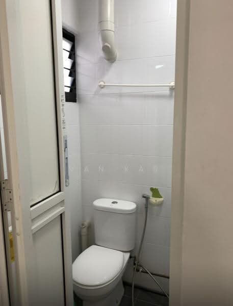 407 Sin Ming Avenue, 407 Sin Ming Avenue, Ang Mo Kio / Bishan / Thomson, 2 Bedrooms, 689 sqft, HDB Flat For Rent, by Van Kas, 500255660 - Bathroom - PropertyGuru.com.sg