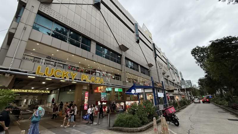 Lucky Plaza, 304 Orchard Road, Orchard / River Valley, 538 sqft, Mall Shop For Sale, by Alvin Chua, 500255668 - Exterior - CommercialGuru.com.sg