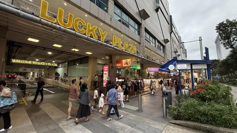 Lucky Plaza, 304 Orchard Road, Orchard / River Valley, 538 sqft, Mall Shop For Sale, by Alvin Chua, 500255668 - Exterior - CommercialGuru.com.sg