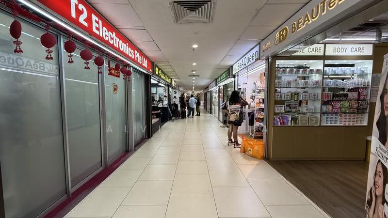 Lucky Plaza, 304 Orchard Road, Orchard / River Valley, 538 sqft, Mall Shop For Sale, by Alvin Chua, 500255668 - Corridor - CommercialGuru.com.sg