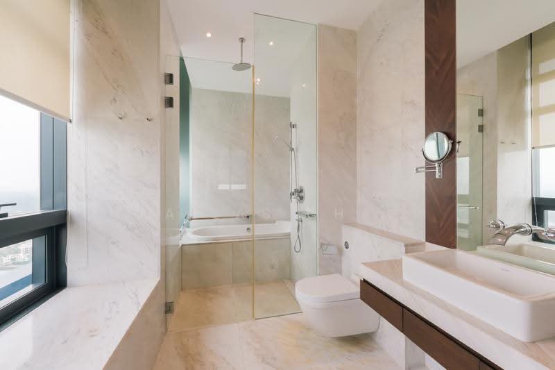 Nouvel 18, 18 Anderson Road, Tanglin / Holland / Bukit Timah, 4 Bedrooms, 2,476 sqft, Condominium For Sale, by Dallas Chan, 500255674 - Bathroom - PropertyGuru.com.sg