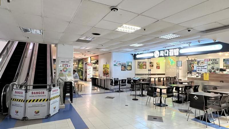 Bukit Timah Shopping Centre, 170 Upper Bukit Timah Road, Clementi Park / Upper Bukit Timah, 258 sqft, Mall Shop For Rent, by Alvin Chua, 500255685 - Interior - CommercialGuru.com.sg