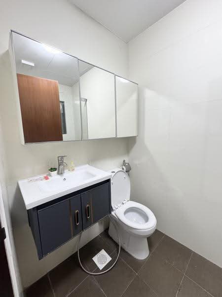 The Anchorage, 370 Alexandra Road, Alexandra / Commonwealth, Room Rental, 150 sqft, Condominium For Rent, by Denise Lee, 500255731 - Bathroom - PropertyGuru.com.sg