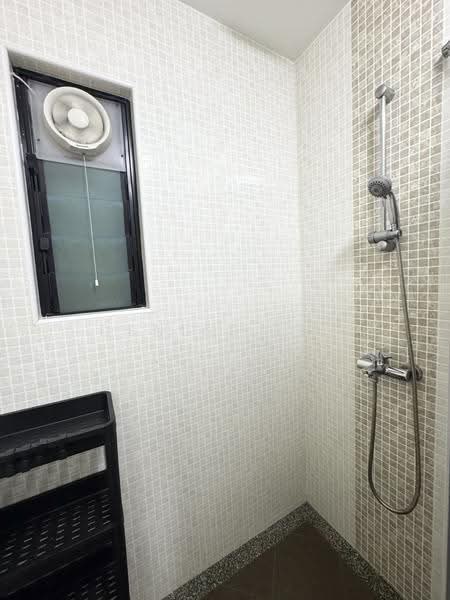 The Anchorage, 370 Alexandra Road, Alexandra / Commonwealth, Room Rental, 150 sqft, Condominium For Rent, by Denise Lee, 500255731 - Bathroom - PropertyGuru.com.sg