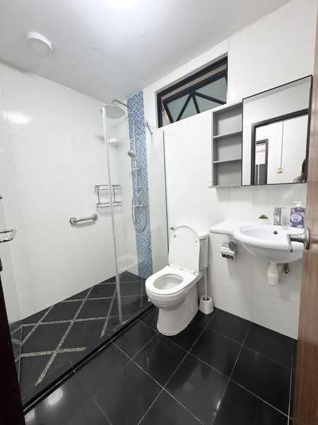 The Anchorage, 370 Alexandra Road, Alexandra / Commonwealth, Room Rental, 150 sqft, Condominium For Rent, by Denise Lee, 500255731 - Bathroom - PropertyGuru.com.sg