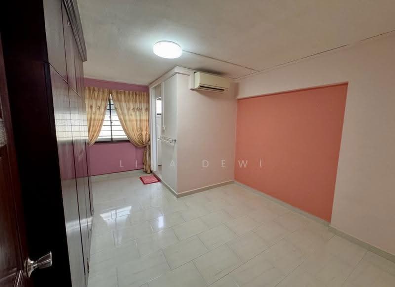 922 Jurong West Street 92, 922 Jurong West Street 92, Boon Lay / Jurong / Tuas, 3 Bedrooms, 1,119 sqft, HDB Flat For Sale, by Lina Dewi, 500255735 - Bedroom - PropertyGuru.com.sg