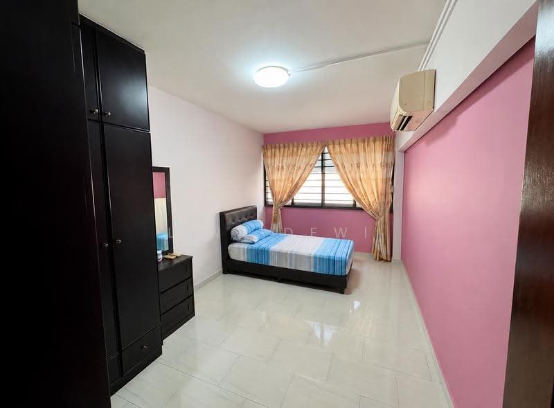 922 Jurong West Street 92, 922 Jurong West Street 92, Boon Lay / Jurong / Tuas, 3 Bedrooms, 1,119 sqft, HDB Flat For Sale, by Lina Dewi, 500255735 - Bedroom - PropertyGuru.com.sg