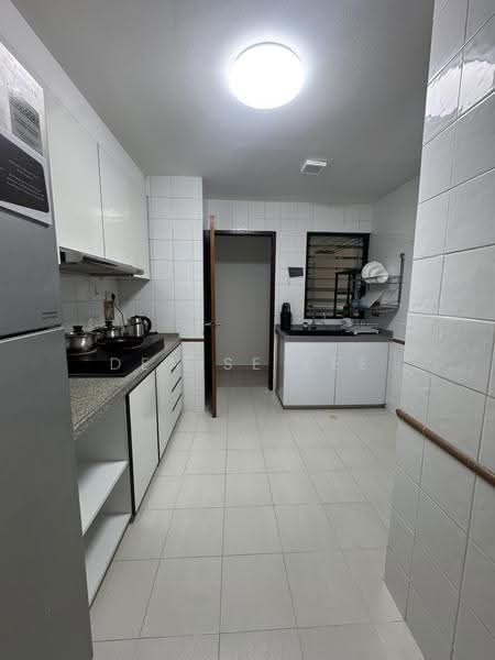 The Anchorage, 370 Alexandra Road, Alexandra / Commonwealth, Room Rental, 250 sqft, Condominium For Rent, by Denise Lee, 500255740 - Kitchen - PropertyGuru.com.sg