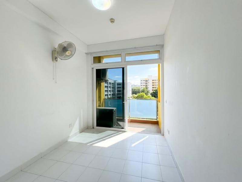 Ritz @ Farrer, 142 Race Course Road, Farrer Park / Serangoon Rd, 3 Bedrooms, 765 sqft, Condominium For Sale, by Noonal Farina, 500255750 - Balcony - PropertyGuru.com.sg