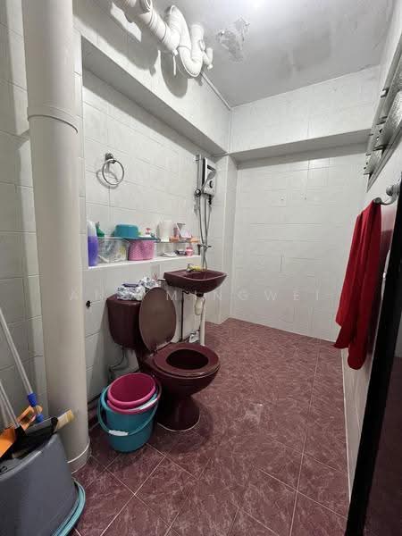 703 Woodlands Drive 40, 703 Woodlands Drive 40, Admiralty / Woodlands, Room Rental, 120 sqft, HDB Flat For Rent, by Ang Mingwei, 500255753 - Bathroom - PropertyGuru.com.sg