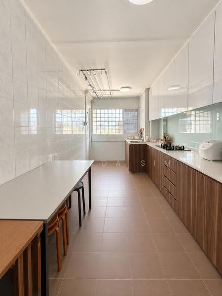 222 Tampines Street 24, 222 Tampines Street 24, Pasir Ris / Tampines, Room Rental, 120 sqft, HDB Flat For Rent, by Amanda Sim, 500255759 - Kitchen - PropertyGuru.com.sg