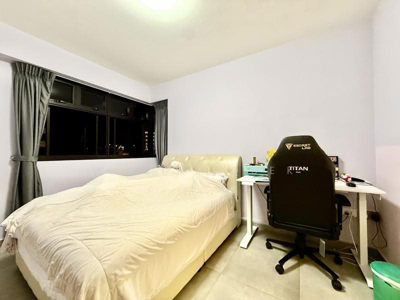 208A Clementi Avenue 6, 208A Clementi Avenue 6, Buona Vista / West Coast / Clementi New Town, 2 Bedrooms, 732 sqft, HDB Flat For Sale, by William Quek, 500255768 - Bedroom - PropertyGuru.com.sg
