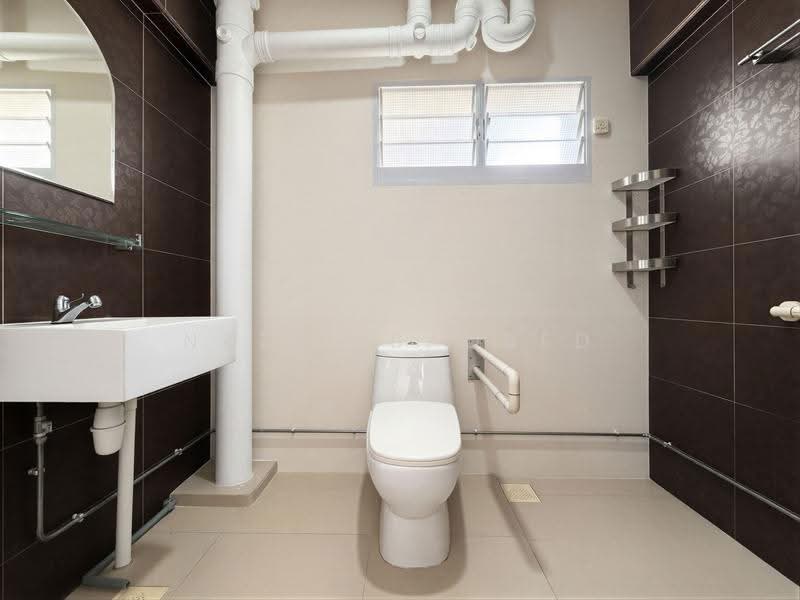 653 Woodlands Ring Road, 653 Woodlands Ring Road, Admiralty / Woodlands, 3 Bedrooms, 1,076 sqft, HDB Flat For Sale, by Nazri Baobed, 500255784 - Bathroom - PropertyGuru.com.sg