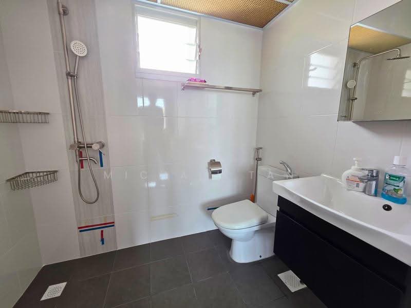 183C Woodlands Street 13, 183C Woodlands Street 13, Admiralty / Woodlands, 3 Bedrooms, 1,001 sqft, HDB Flat For Sale, by Michael Tan, 500255797 - Bathroom - PropertyGuru.com.sg