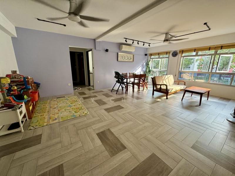 442A Bukit Batok West Avenue 8, 442A Bukit Batok West Avenue 8, Dairy Farm / Bukit Panjang / Choa Chu Kang, 3 Bedrooms, 1,206 sqft, HDB Flat For Sale, by CY Chan, 500255801 - Living Room - PropertyGuru.com.sg