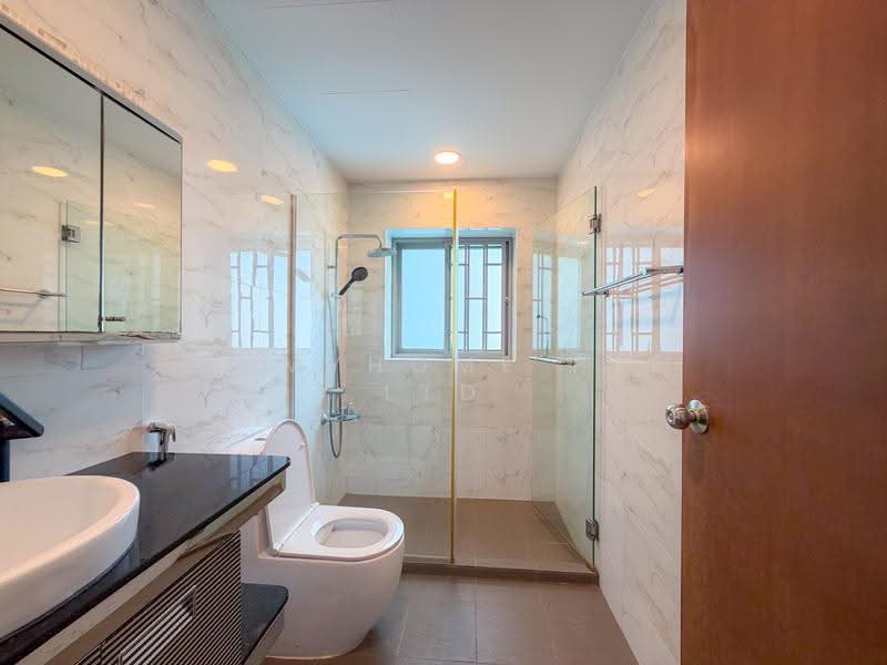 Whitewater, 27 Pasir Ris Street 72, Pasir Ris / Tampines, 3 Bedrooms, 1,195 sqft, Condominium For Rent, by DON SIDHU, 500255820 - Bathroom - PropertyGuru.com.sg
