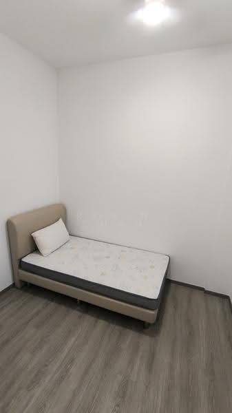 Royal Hallmark, 1 Haig Lane, East Coast / Marine Parade, Room Rental, 100 sqft, Condominium For Rent, by Robin Chan, 500255824 - Bedroom - PropertyGuru.com.sg