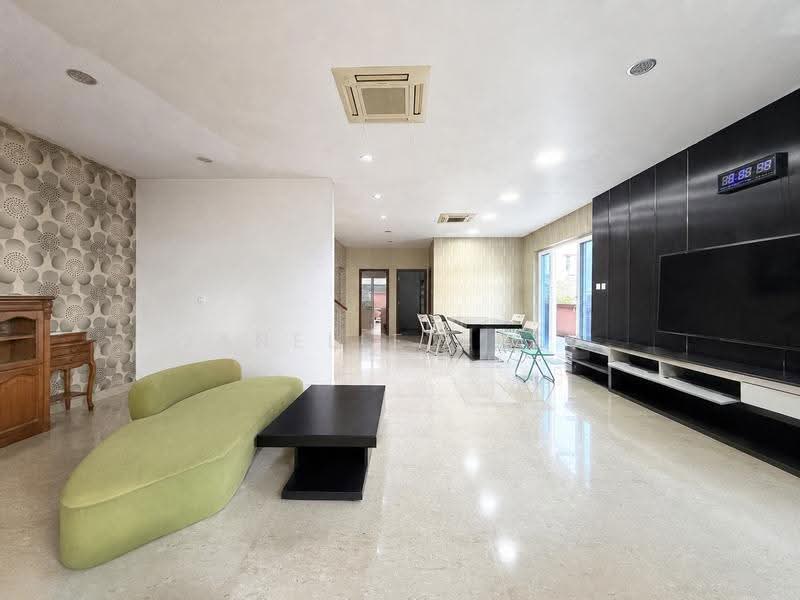Huge Semi-D 6 Ensuite Room with Lift and Granny Room, Wak Hassan Drive, Sembawang / Yishun, 8 Bedrooms, 4,790 sqft, Semi-Detached House For Sale, by Janelle Chew, 500255829 - Living Room - PropertyGuru.com.sg