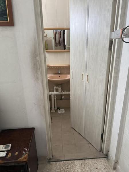 5 Saint George's Lane, 5 Saint George's Lane, Balestier / Toa Payoh, Room Rental, 150 sqft, HDB Flat For Rent, by Chandra Das, 500255833 - Bathroom - PropertyGuru.com.sg