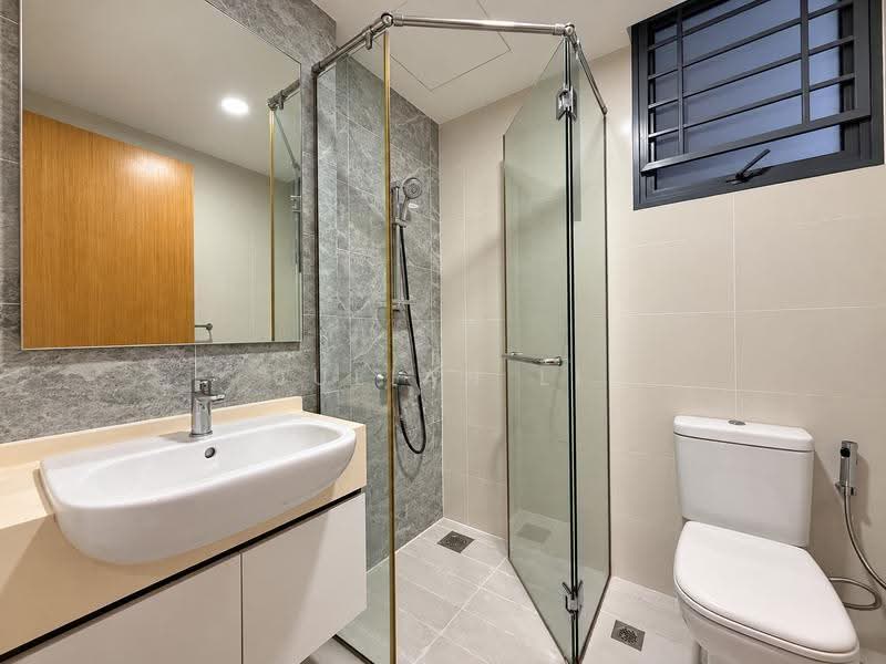 La Fiesta, 58 Sengkang Square, Hougang / Punggol / Sengkang, 3 Bedrooms, 840 sqft, Condominium For Sale, by Julian Li, 500255844 - Bathroom - PropertyGuru.com.sg