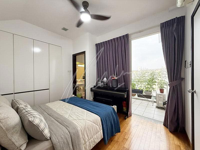 FREEHOLD Duplex 3BR at Eunos / Kembangan, Kampong Eunos, Eunos / Geylang / Paya Lebar, 3 Bedrooms, 1,410 sqft, Condominium For Sale, by Nicole Lim, 500255867 - Master Bedroom - PropertyGuru.com.sg