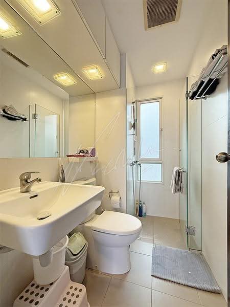 FREEHOLD Duplex 3BR at Eunos / Kembangan, Kampong Eunos, Eunos / Geylang / Paya Lebar, 3 Bedrooms, 1,410 sqft, Condominium For Sale, by Nicole Lim, 500255867 - Common Bathroom - PropertyGuru.com.sg
