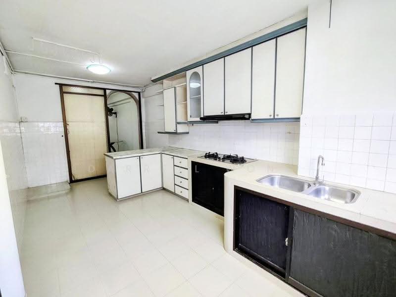 303 Clementi Avenue 4, 303 Clementi Avenue 4, Buona Vista / West Coast / Clementi New Town, 2 Bedrooms, 721 sqft, HDB Flat For Sale, by Darrell Wong, 500255881 - Kitchen - PropertyGuru.com.sg