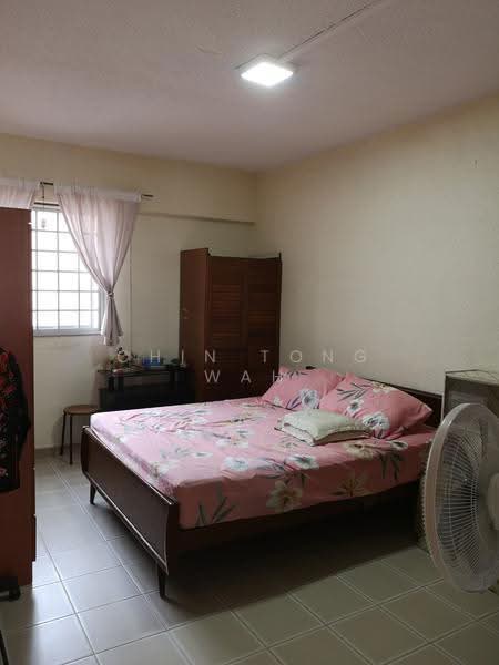 107 Potong Pasir Avenue 1, 107 Potong Pasir Avenue 1, Macpherson / Potong Pasir, 3 Bedrooms, 1,119 sqft, HDB Flat For Sale, by Chin Tong Wah, 500255884 - Spacious common bedroom - PropertyGuru.com.sg